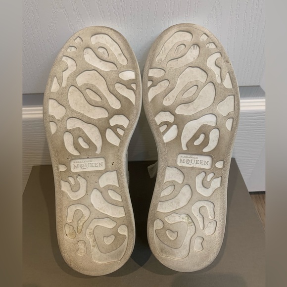 Alexander McQueen | Oversized low-top sneakers | White Grey | 37 - Picture 6 of 13